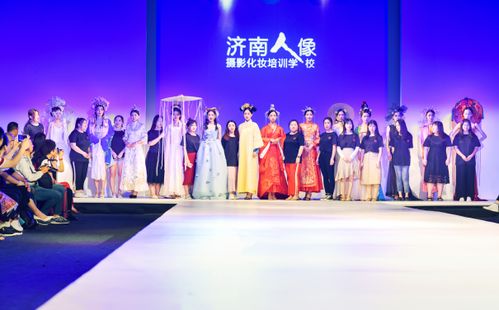 一般摄影师工资是多少 哪里有正规学校可以学摄影
