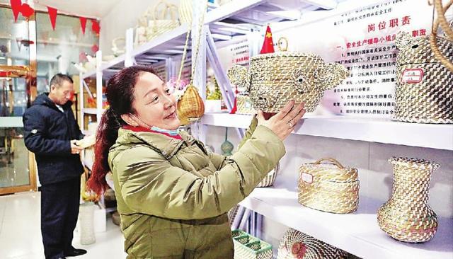 康保:“微工厂”点亮残疾人“就业梦”