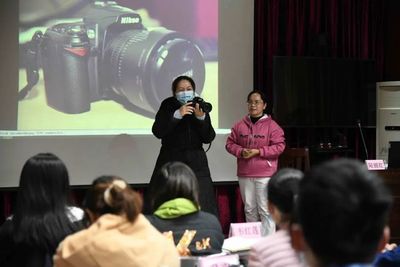 县融媒体中心举办采编记者和通讯员新闻摄影技术培训讲座